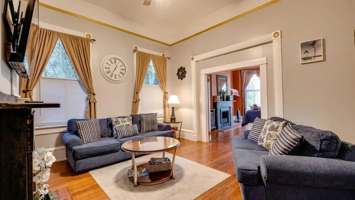 Elegant 2 Bed Directly On Forsyth Park Apartment Savannah United States