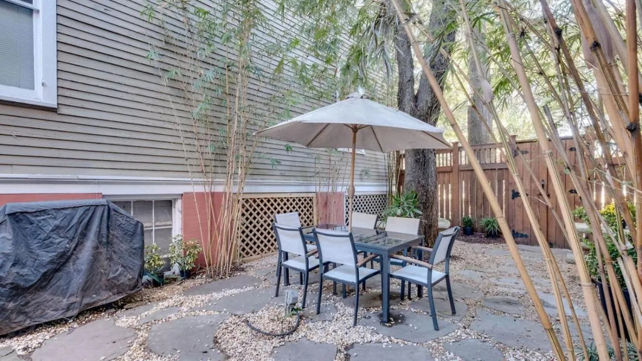 Elegant 2 Bed Directly On Forsyth Park Apartment Savannah